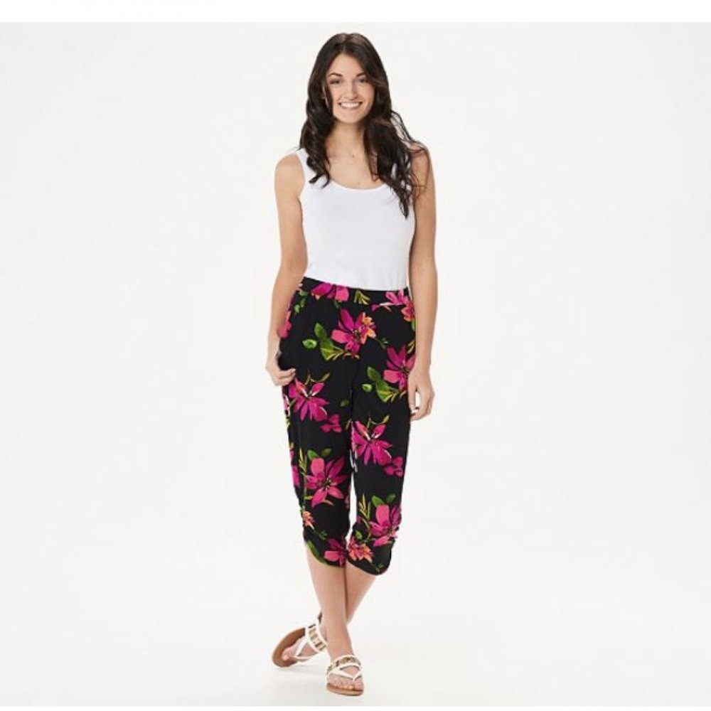 Susan Graver Petite Liquid Knit Crop Pants 1067 - Picture 3 of 4